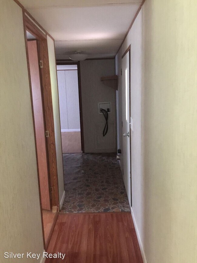 Building Photo - 2 br, 1 bath House - 124 County Road 725