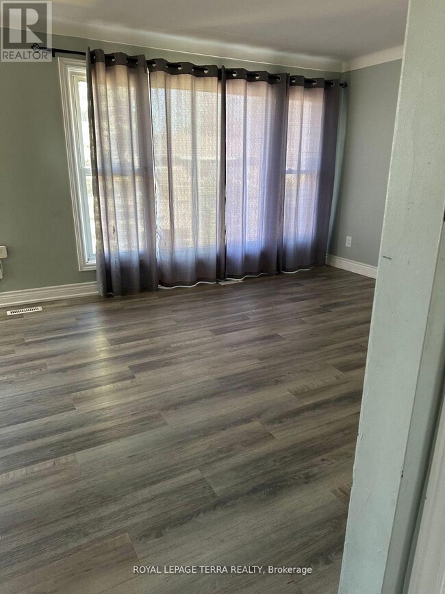 Building Photo - 7384 Heximer Ave