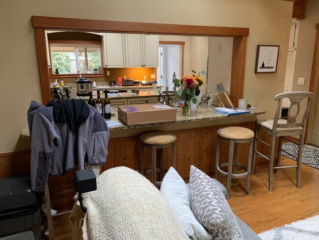 Foto del edificio - 2116 Peach Ave NW