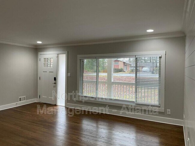 Foto del edificio - 2360 Ernest Prather Way