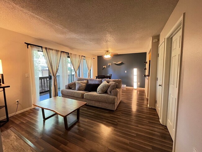 Foto del edificio - Charming 1Bd + 1Ba Condo in West Haven-Syl...