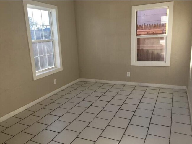 Foto del edificio - 1405 N Seminole St