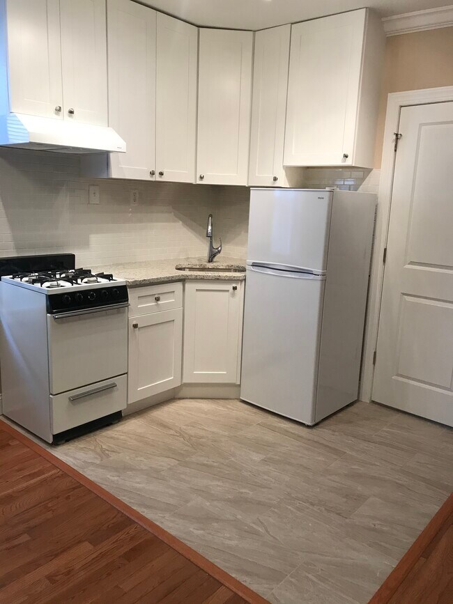 Building Photo - 152 N 21st St