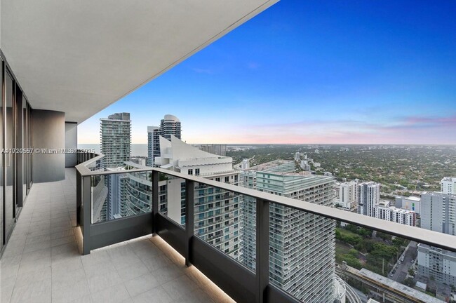 Building Photo - 1000 Brickell Plaza