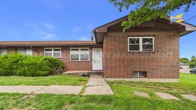 Building Photo - 2952 S Bunker Hl Dr