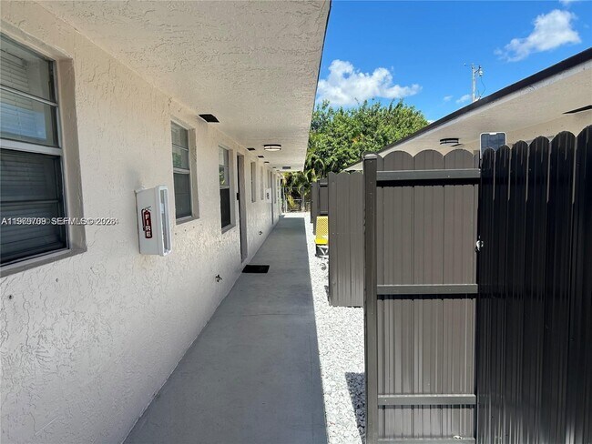 Foto del edificio - 916 SW 10th St