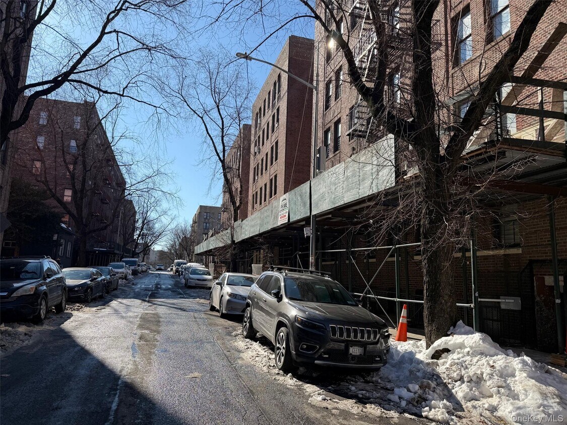 Foto del edificio - 2851 Claflin Ave