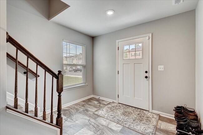 Sunny Foyer - 2434 Drake Ln