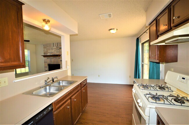 Foto del edificio - 3517 Rollingway Cove