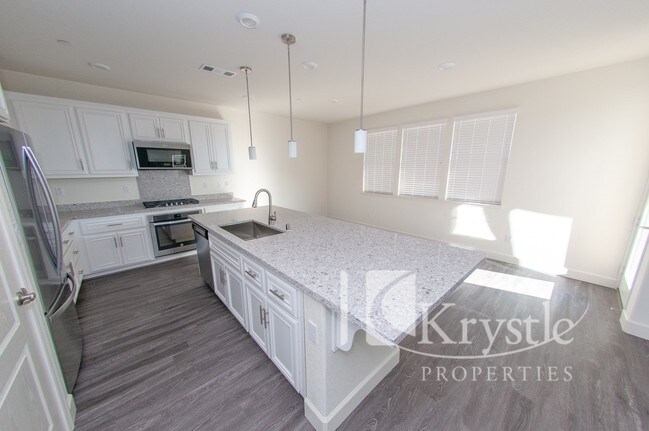 Foto del edificio - Brand New Home off Regent's Park near Benicia