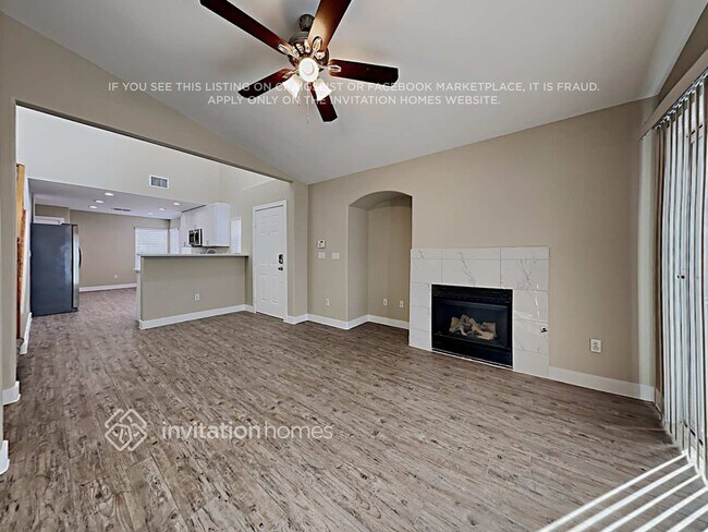 Foto del edificio - 7645 Lookout Hill St