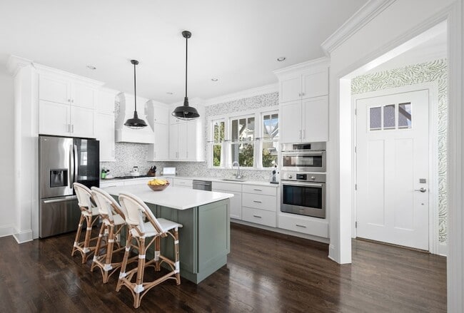 Building Photo - 1043 Calico St