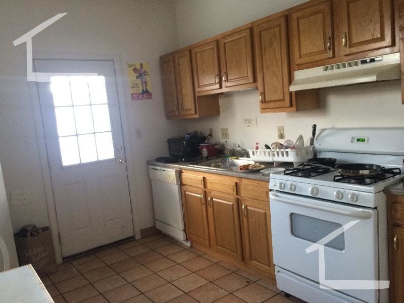 Primary Photo - 33 Egremont Rd