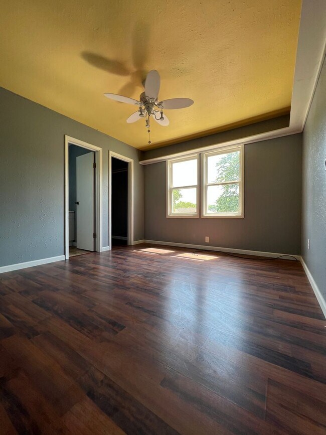 Foto del edificio - 3 bedroom 2 bath home with bonus room in O...