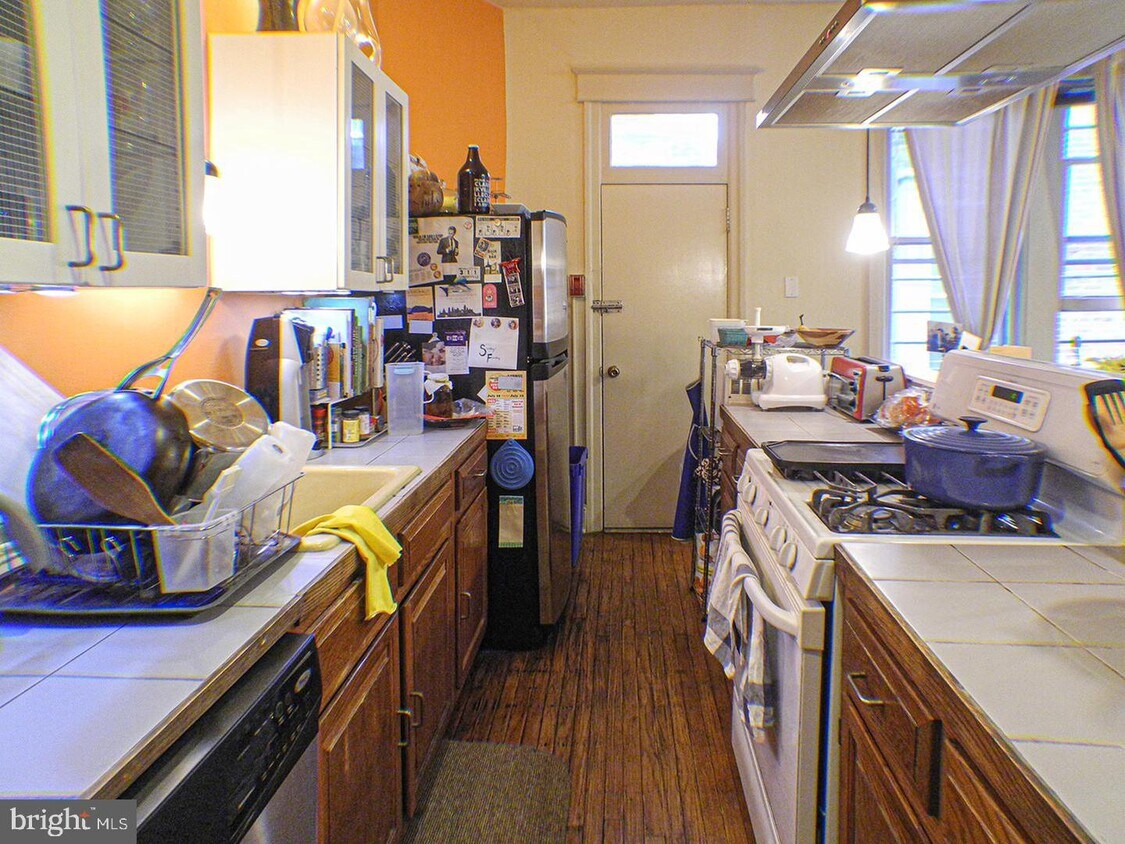 Primary Photo - 4417 Baltimore Ave