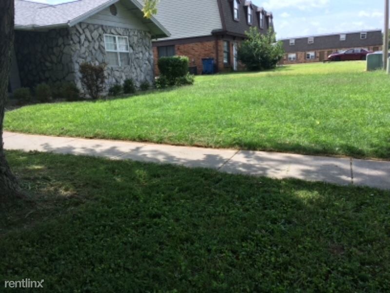 Primary Photo - 105 King Arthur Ct