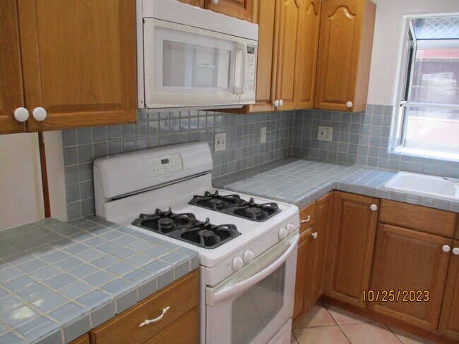 Foto del edificio - 4400 Overland Ave