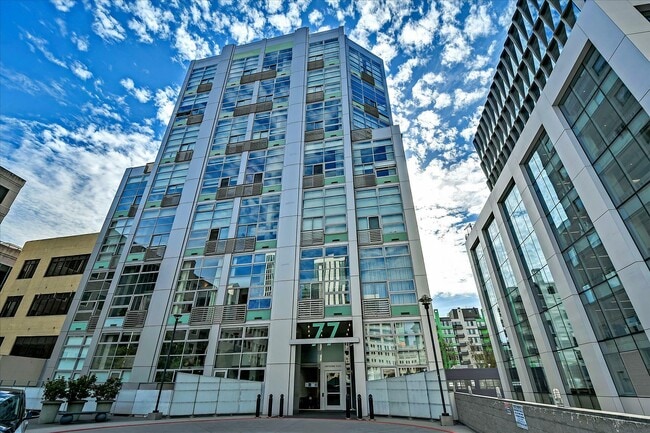 Building Photo - 77 Dow Pl