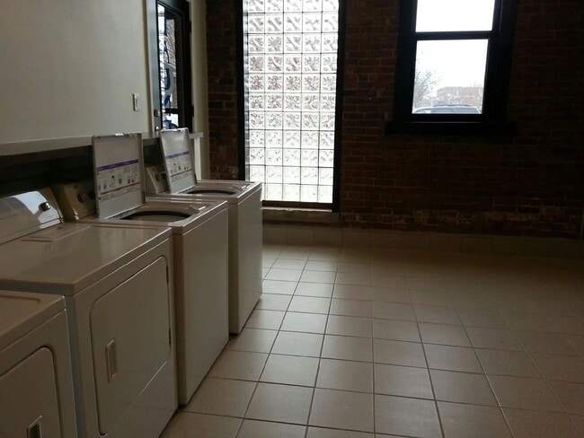 Building Photo - WASHINGTON COMPLEX