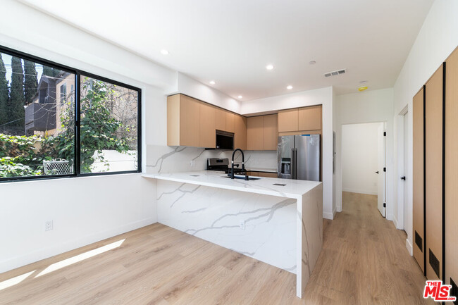Building Photo - 4615 St Charles Pl
