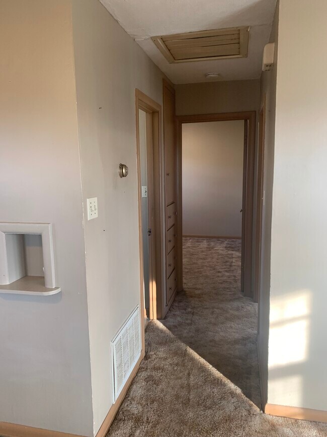Hallway - 1620 W Ash Ave