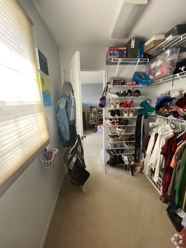 Building Photo - 1533 Crest Park Ct