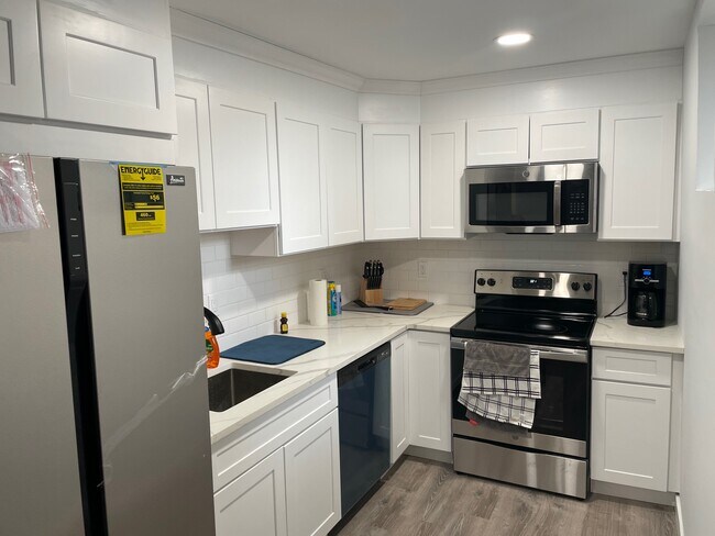 Kitchen - 32 N Terrace Ave