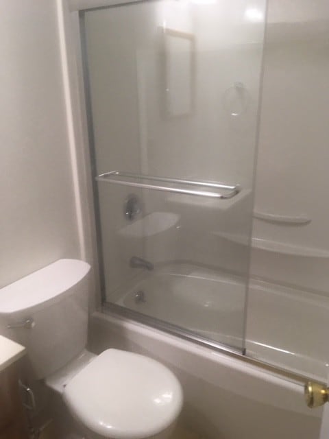 Bathroom - 42 Silver St