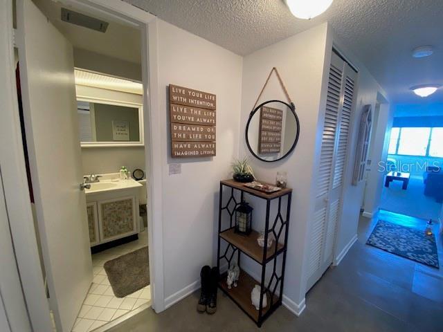 Foto del edificio - 4575 Cove Cir