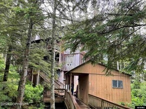 Building Photo - 772 Amundson Way