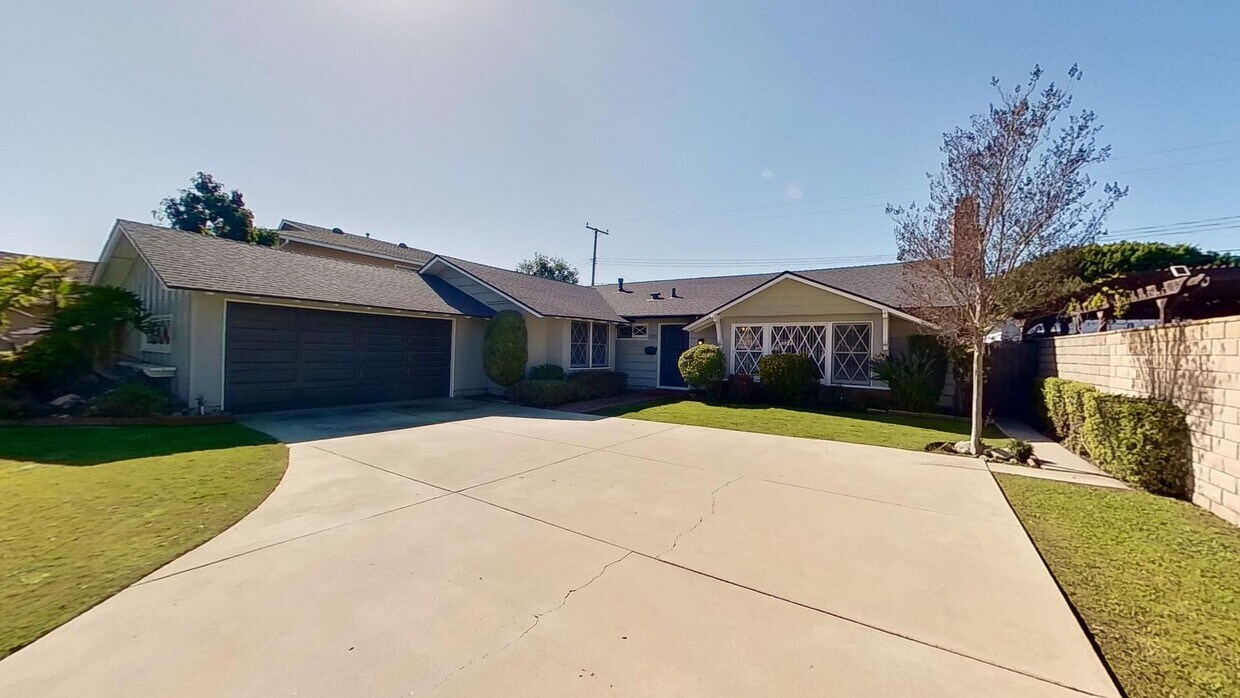 Primary Photo - Coming Soon! Wonderful 3 Bed 2 Bath House ...