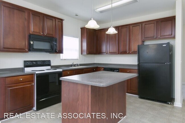Building Photo - 4810 Swanns Mill Dr