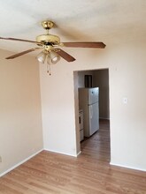 Building Photo - 118 Sinclair Ave
