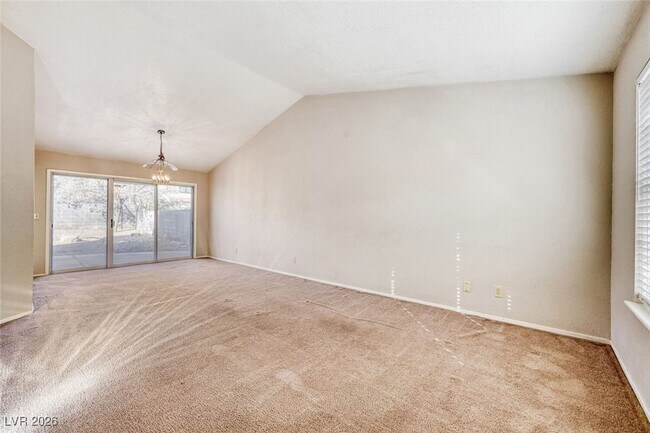 Foto del edificio - 395 Chadwick Cir