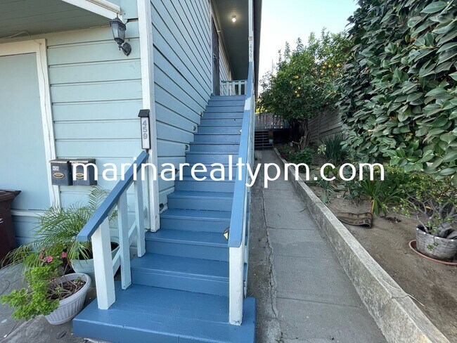 Foto del edificio - WATER VIEW-Welcome to this charming 2-bedr...