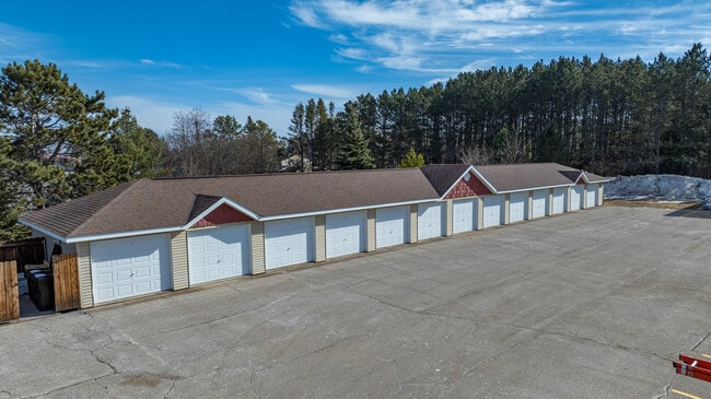 Building Photo - Oakwood Estates