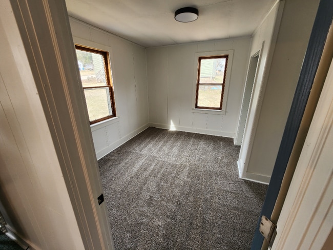 Building Photo - 100 Church St