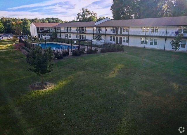 Building Photo - Courtyard Apartments