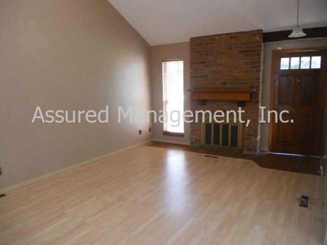 Building Photo - Large 2-story towhome! 2-car attached garage