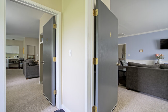 Building Photo - 2 Willets Pl