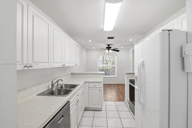 Foto del edificio - 2247 NW 171st Terrace