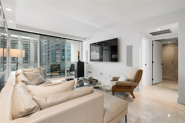 Building Photo - 6801 Collins Ave
