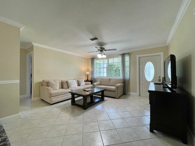 Foto del edificio - 2395 Idlewild Rd