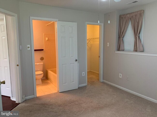 Building Photo - 5006 Dorsey Hall Dr