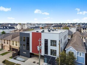 Building Photo - 5614 Larkin St