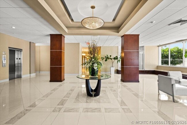 Building Photo - 4250 Galt Ocean Dr