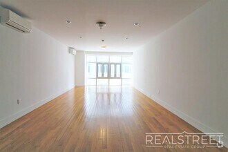 Building Photo - LUXURY LOFT in Queens!