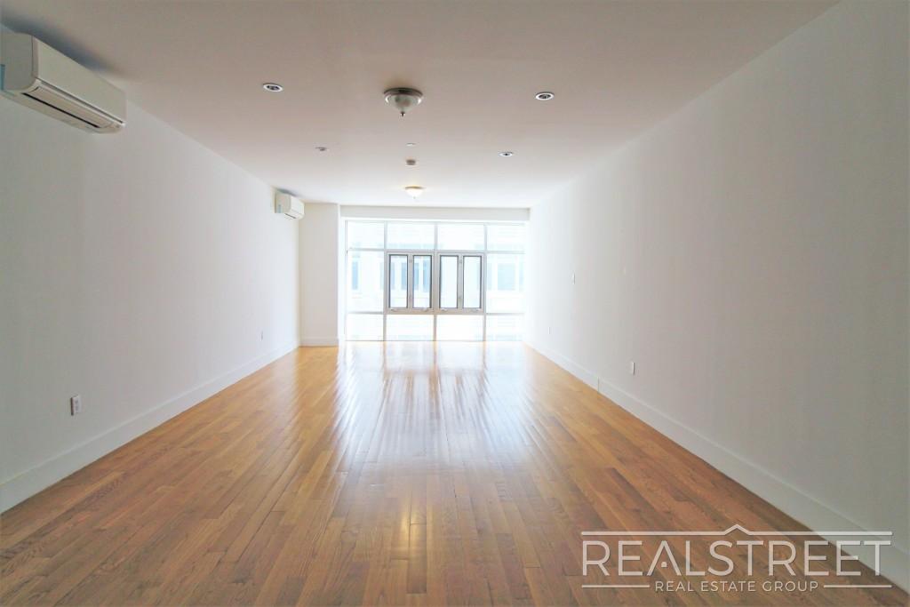 Foto principal - LUXURY LOFT in Queens!