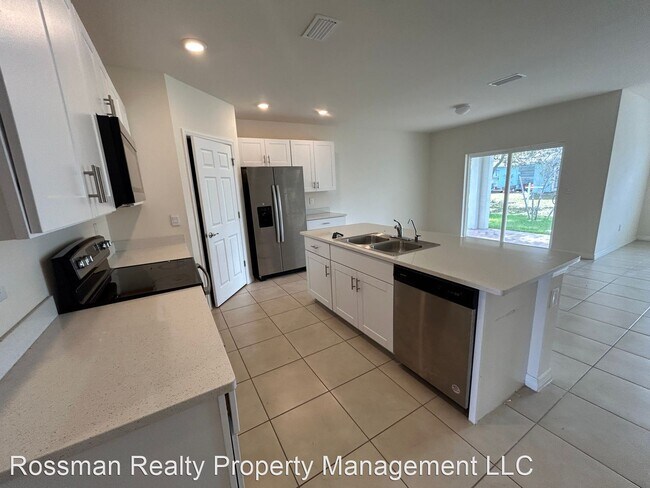 Building Photo - 4 br, 2 bath House - 1630 NW 11 Ter