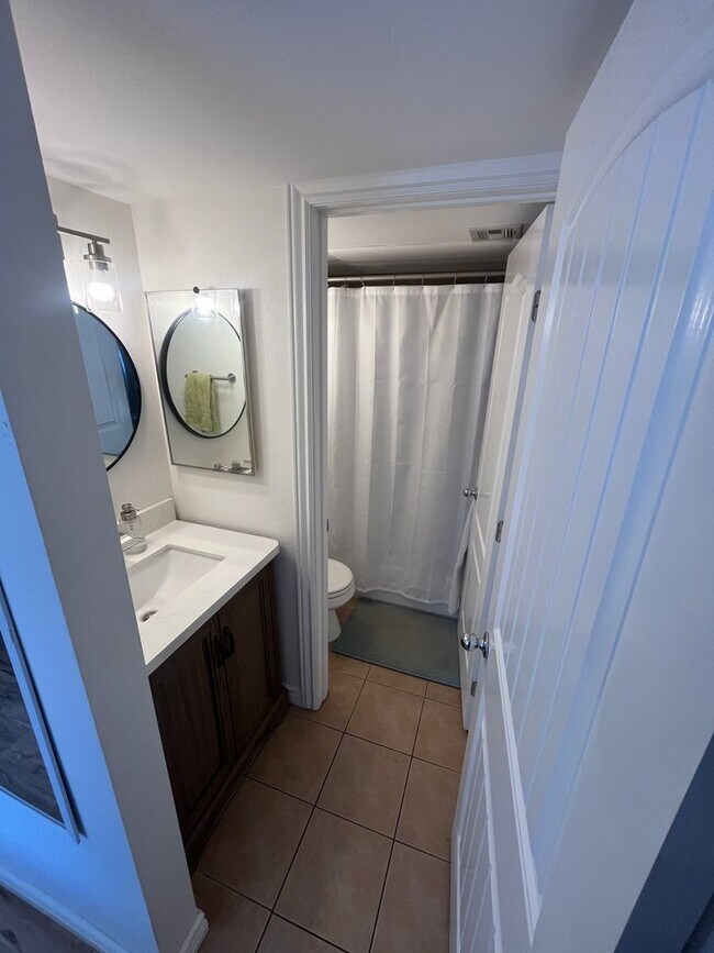 Foto del edificio - COMING SOON_ MAY| 2-Bedroom Condo | 2 Full Baths | Covered Parking